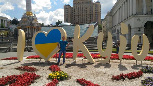  ,   Viktor, 41 ,   ,   , c 