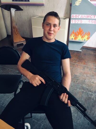  ,   Viktor, 22 ,   ,   , c , 