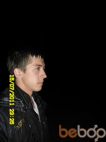   ,   Brian, 32 ,     , c 