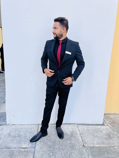  -,   Karsh, 38 ,     , c 