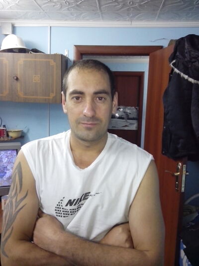  ,   Pavel, 44 ,  