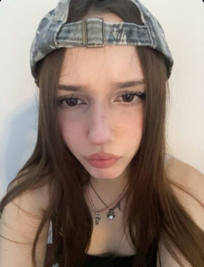  ,   Katerina, 20 ,   