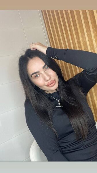  ,   Elena, 26 ,   c 