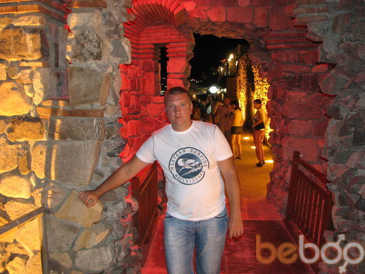  ,   Valentin, 45 ,   
