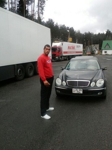  8740151  Artiom799, 41 ,    