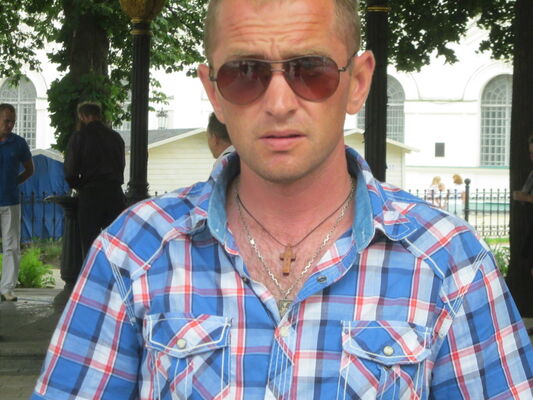  ,   Maks, 42 ,  