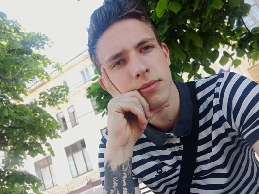  ,   Maxim, 21 ,   ,   , 