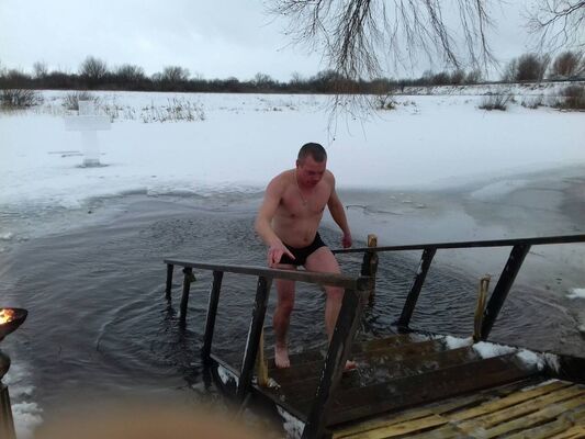  ,   Viktor, 41 ,   ,   , c 