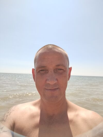  ,   Denis, 43 ,   ,   