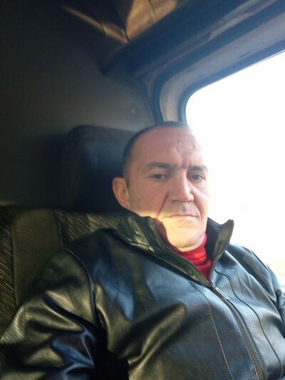  --,   Artiom, 40 ,   ,   