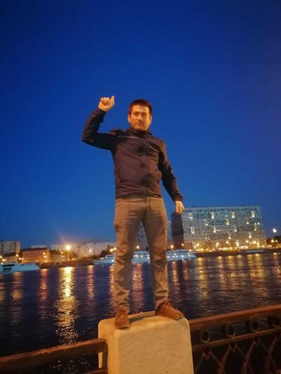  -,   Oybek, 30 ,   ,   , c , 