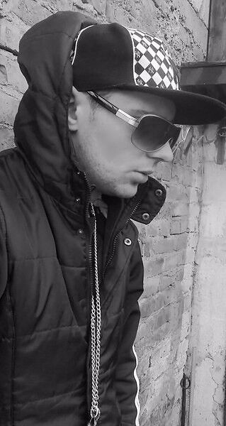  19453971  Ivan, 38 ,    