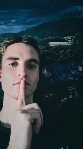  -,   Anton, 25 ,   ,   , c , 