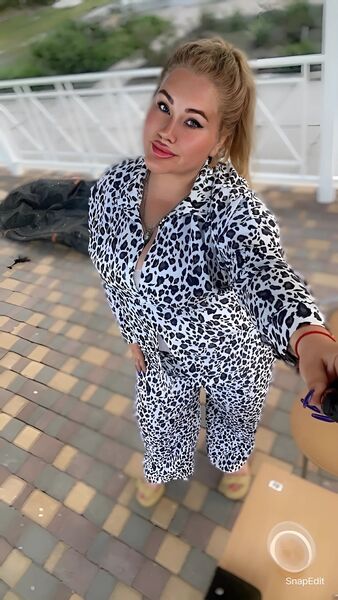  ,   Olga, 32 ,   ,   , c , 