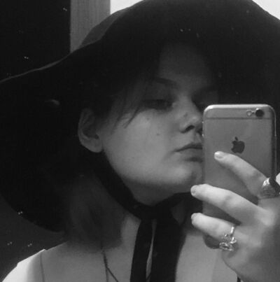  ,   Alice, 22 ,     , c , 