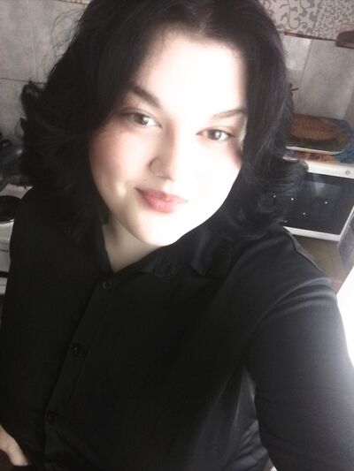  ,   Dana, 21 ,  