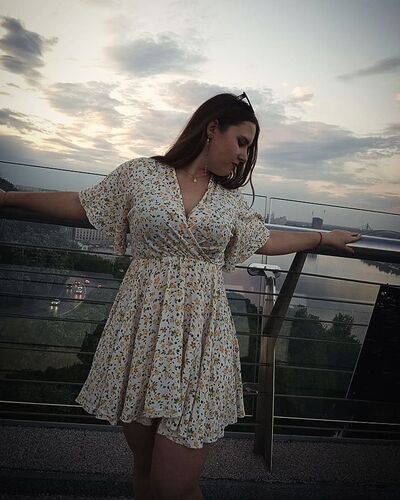  ,   Julia, 19 ,   ,   , 