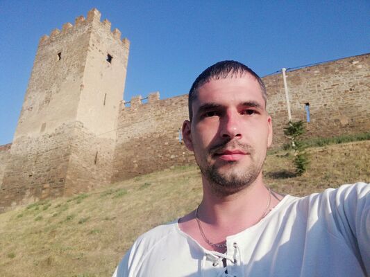  ,   Alex, 35 ,   