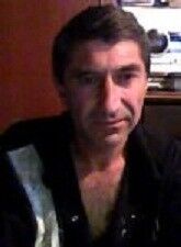  18677911  Artur, 48 ,    