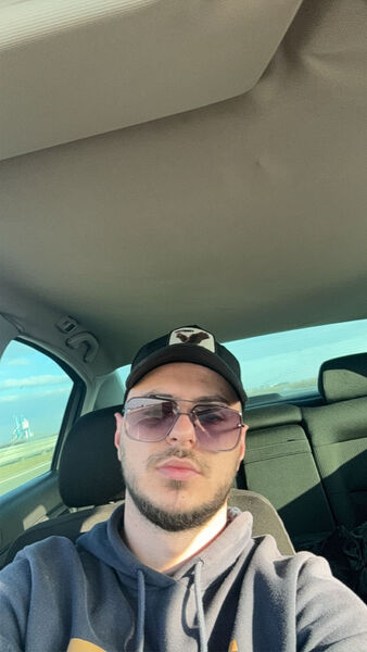  ,   Damon, 26 ,   ,   