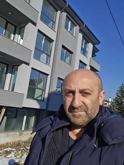  ,   Valeri, 46 ,   ,   