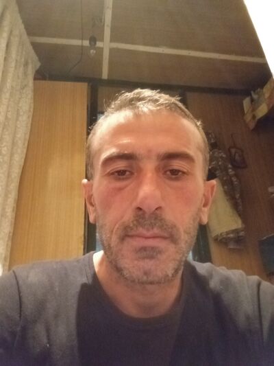  ,   Artur, 43 ,   ,   