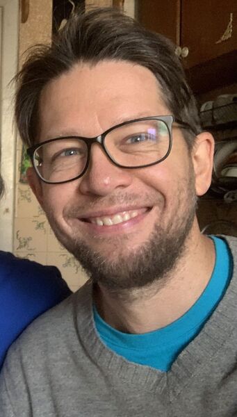  ,   Denis, 47 ,     , c 