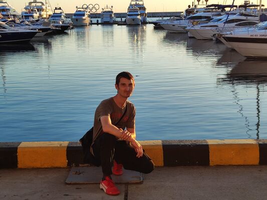  ,   Denis, 37 ,   ,   , c 