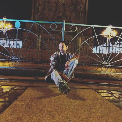  -,   Alexander, 32 ,   ,   , c 