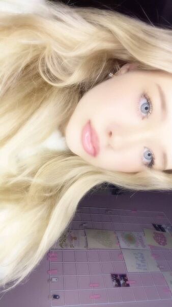  ,   Nika, 18 ,   