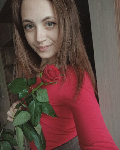  ,   Anna, 25 ,   