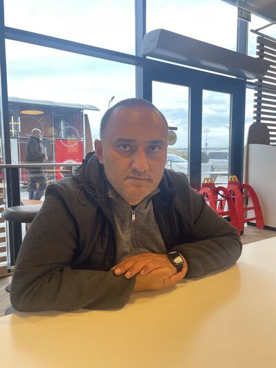 ,   Abrahamovi, 42 ,   ,   
