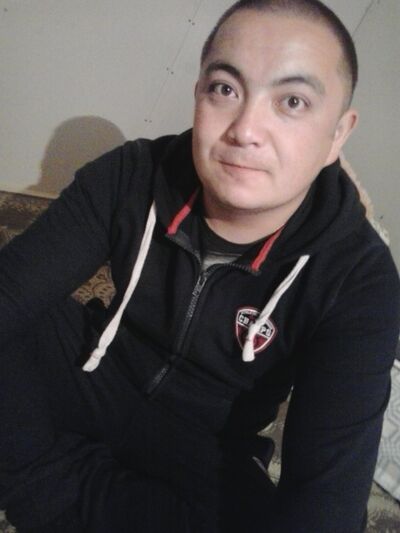  ,   Salesman, 34 ,   