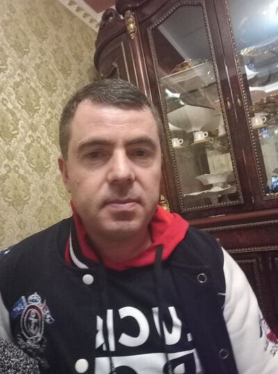  ,   Nikol, 42 ,   ,   