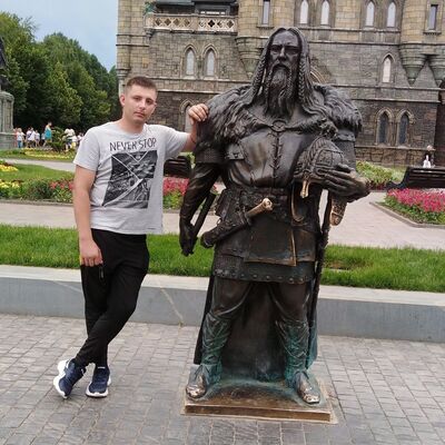  ,   Vlad, 32 ,   ,   