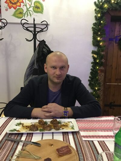  ,   Vadim, 40 ,   