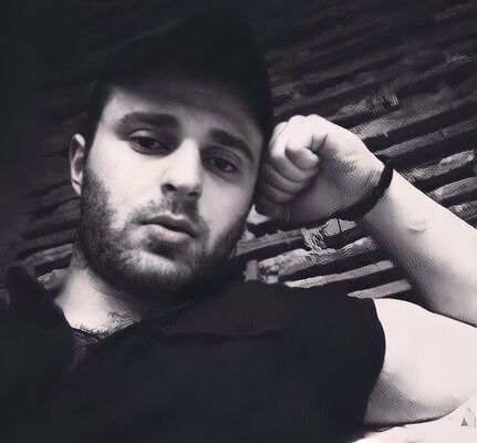  ,   Paata, 32 ,   