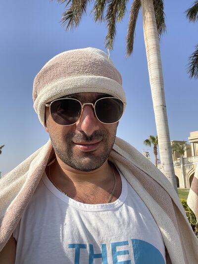  ,   Saro, 42 ,   ,   