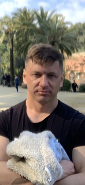  ,   Vlad, 40 ,     