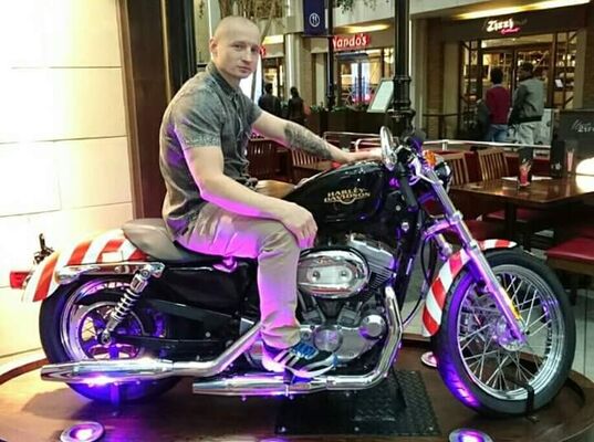  London Colney,   Evaldas, 43 ,   