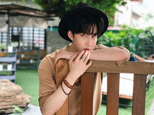  ,   Mike Angelo, 25 ,   