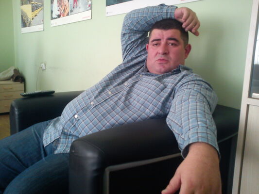  ,   Gio, 48 ,  