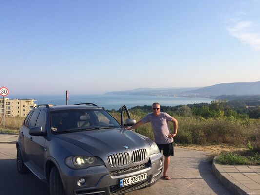  ,   Vadim, 45 ,   