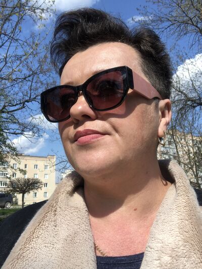  -,   Julia, 42 ,   ,   , c , 