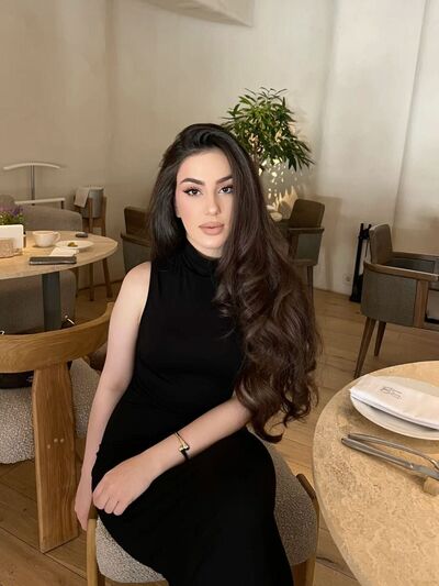  ,   Milena, 19 ,   ,   