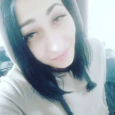  ,   Anna, 27 ,   c 