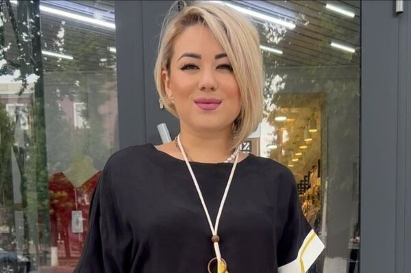  ,   Lili, 53 ,     