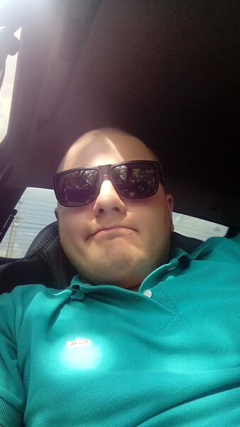   ,   Artyr, 32 ,  