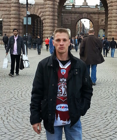  ,   Viktor, 46 ,     , c 
