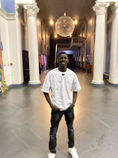  ,   David, 25 ,     , c , 